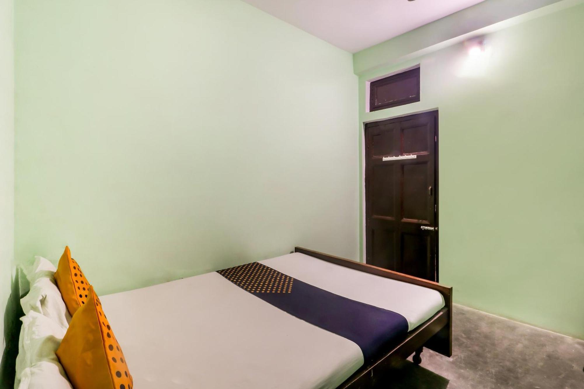 Spot On Mishra Guest House Varanasi Luaran gambar