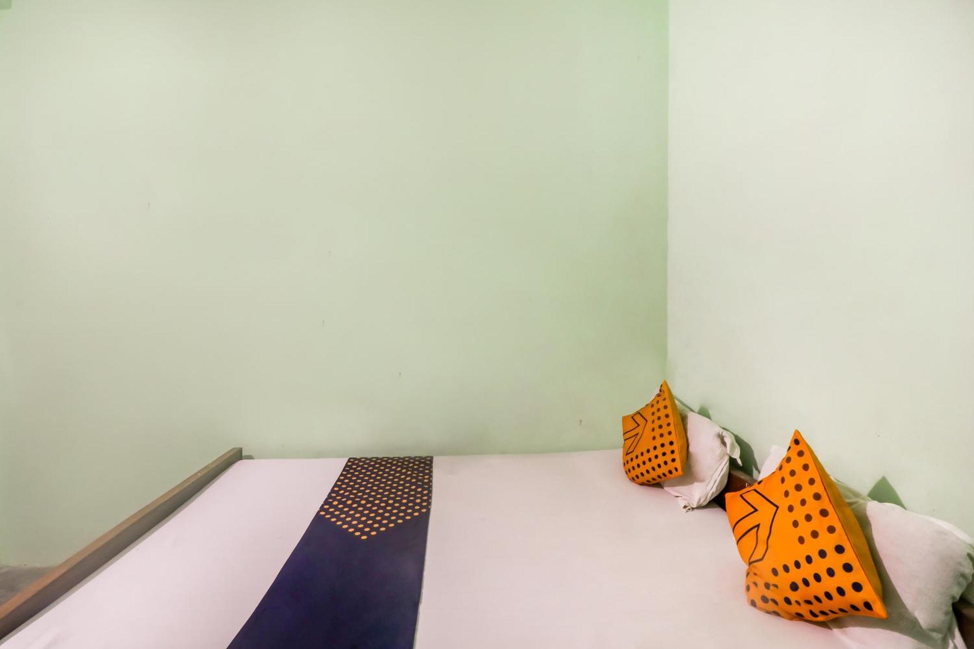 Spot On Mishra Guest House Varanasi Luaran gambar