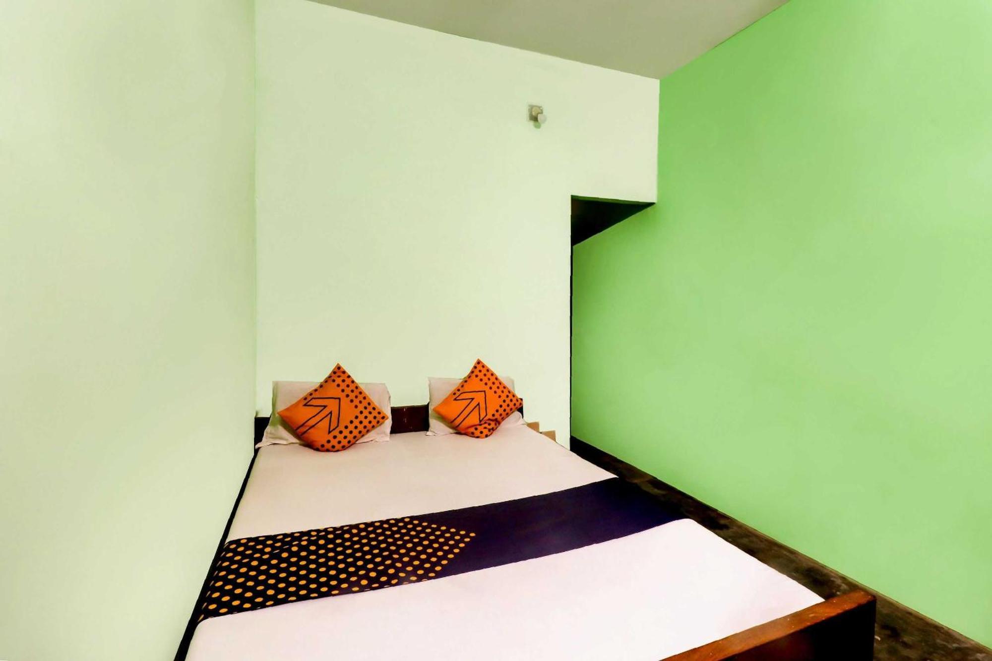 Spot On Mishra Guest House Varanasi Luaran gambar