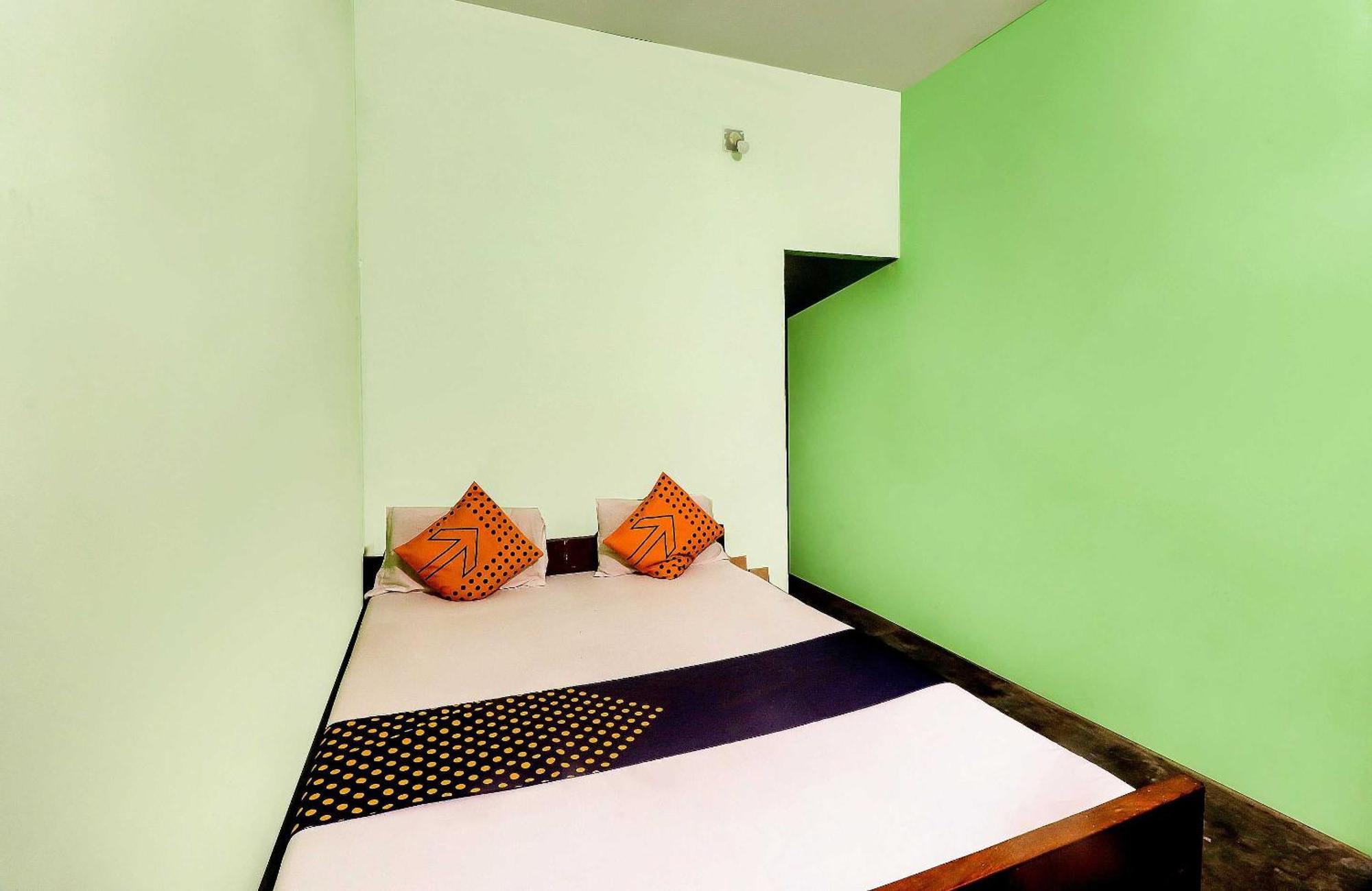 Spot On Mishra Guest House Varanasi Luaran gambar
