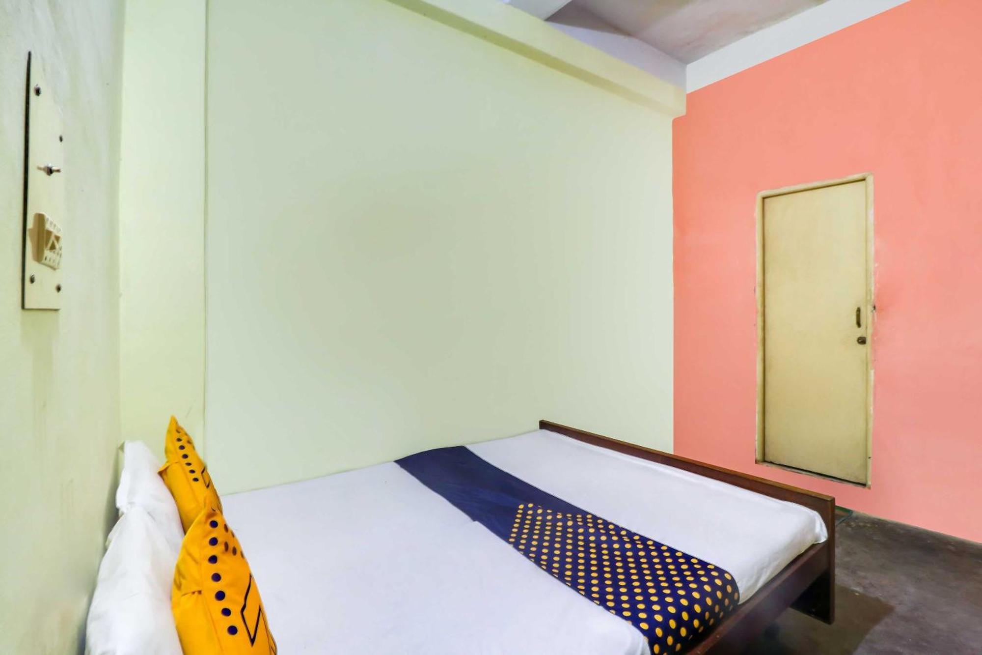 Spot On Mishra Guest House Varanasi Luaran gambar