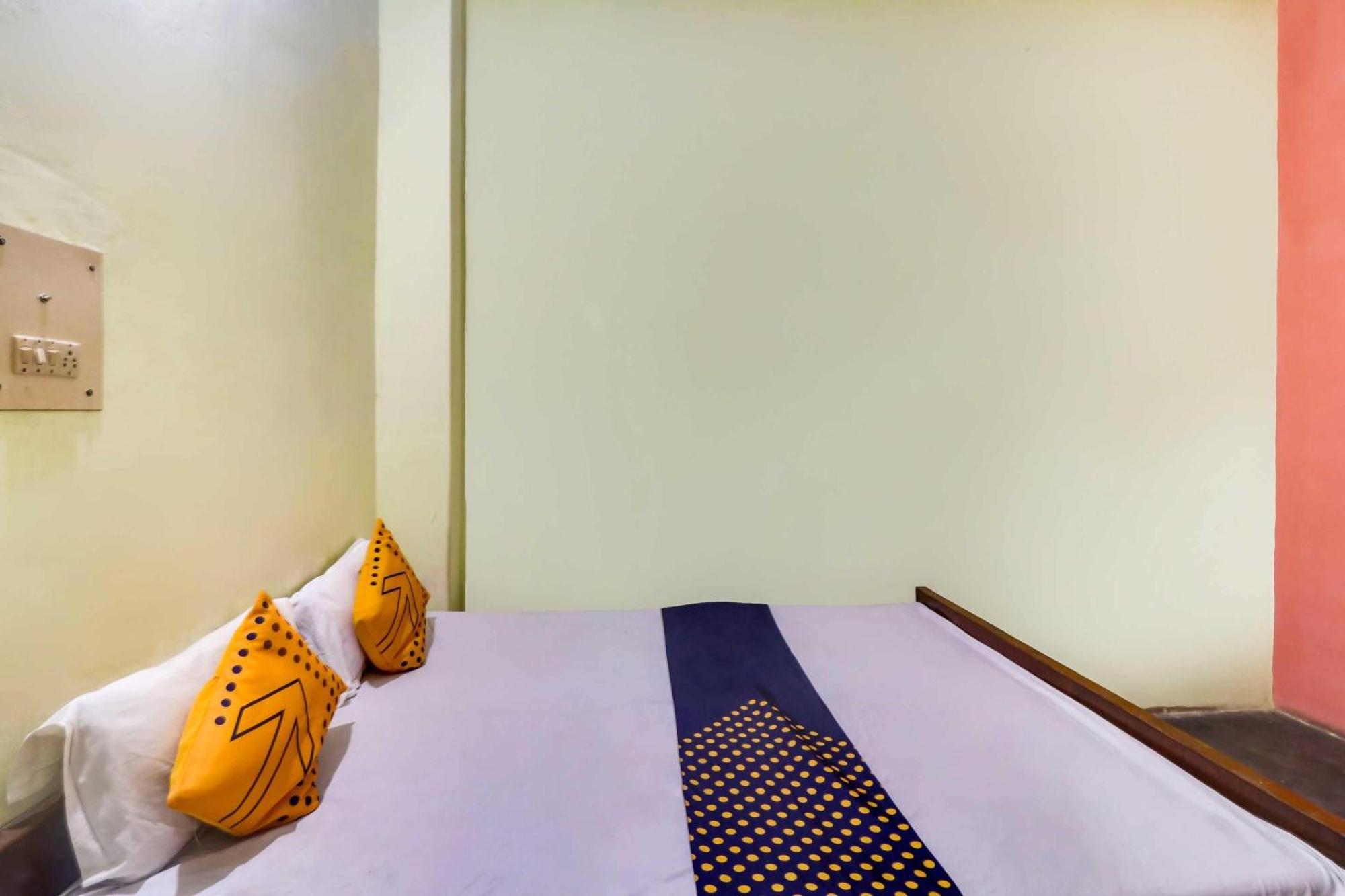 Spot On Mishra Guest House Varanasi Luaran gambar