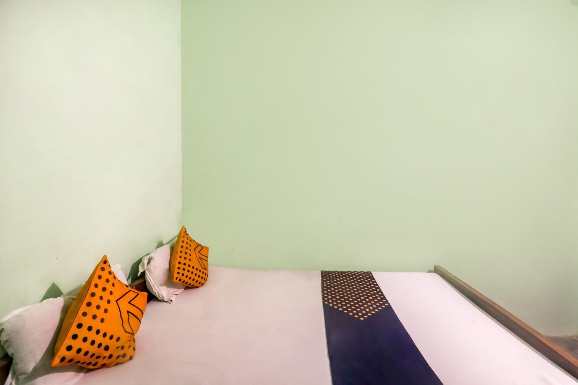Spot On Mishra Guest House Varanasi Luaran gambar