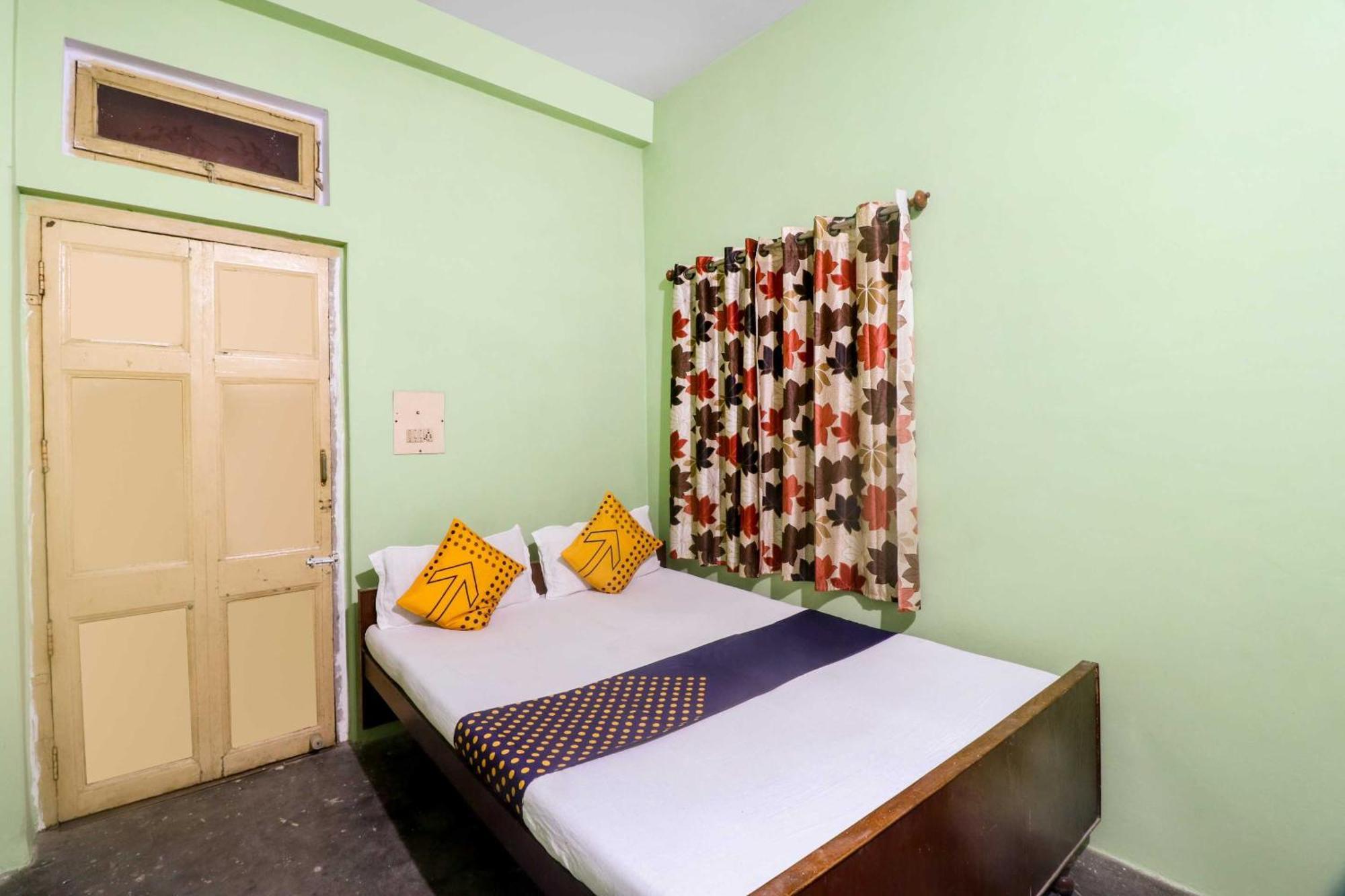 Spot On Mishra Guest House Varanasi Luaran gambar