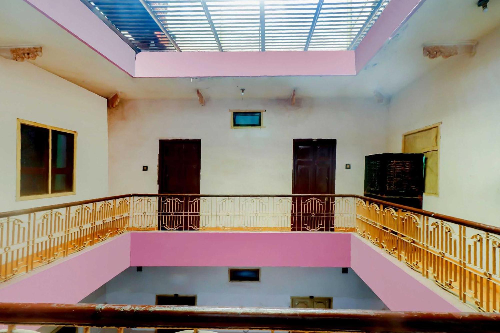 Spot On Mishra Guest House Varanasi Luaran gambar