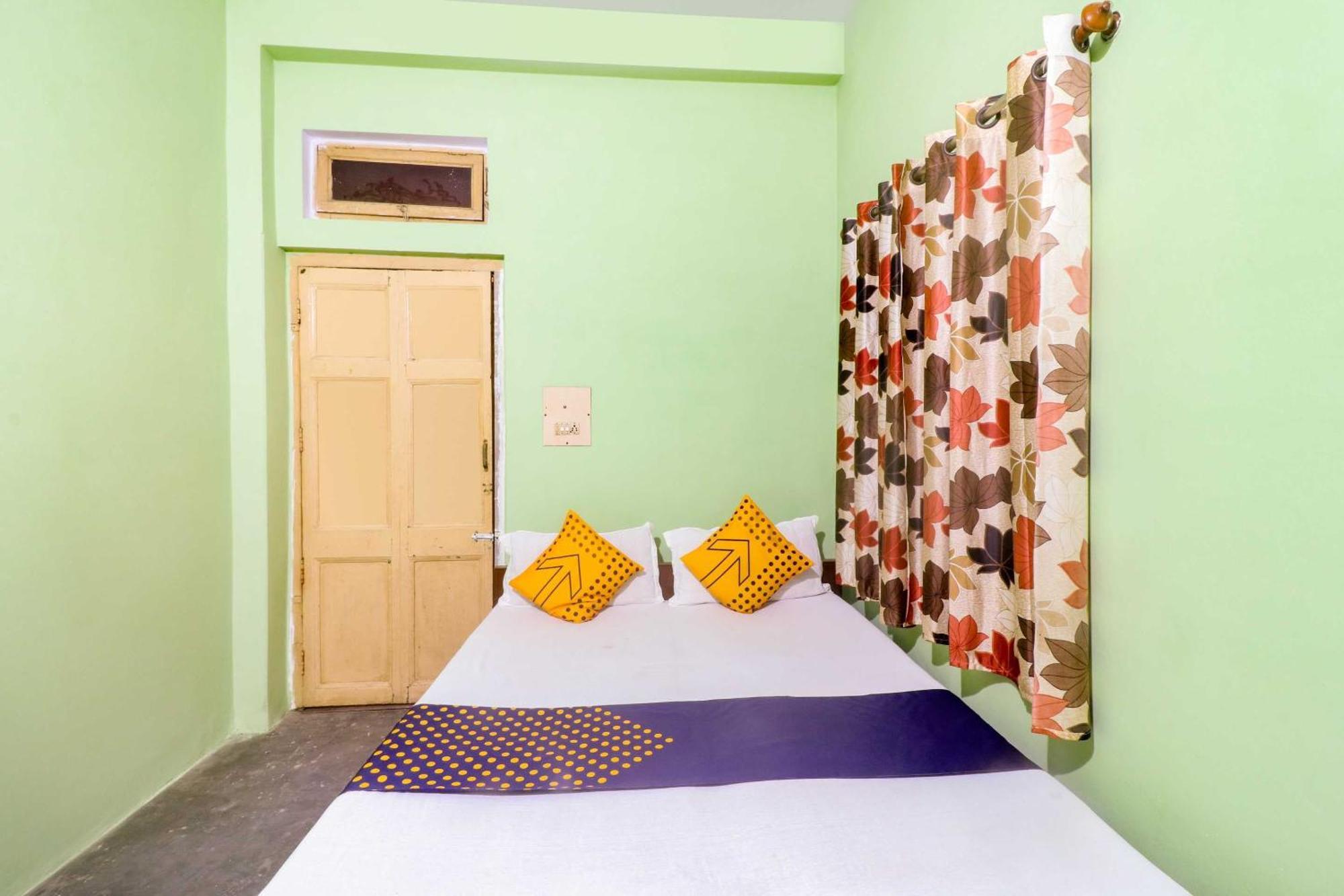 Spot On Mishra Guest House Varanasi Luaran gambar